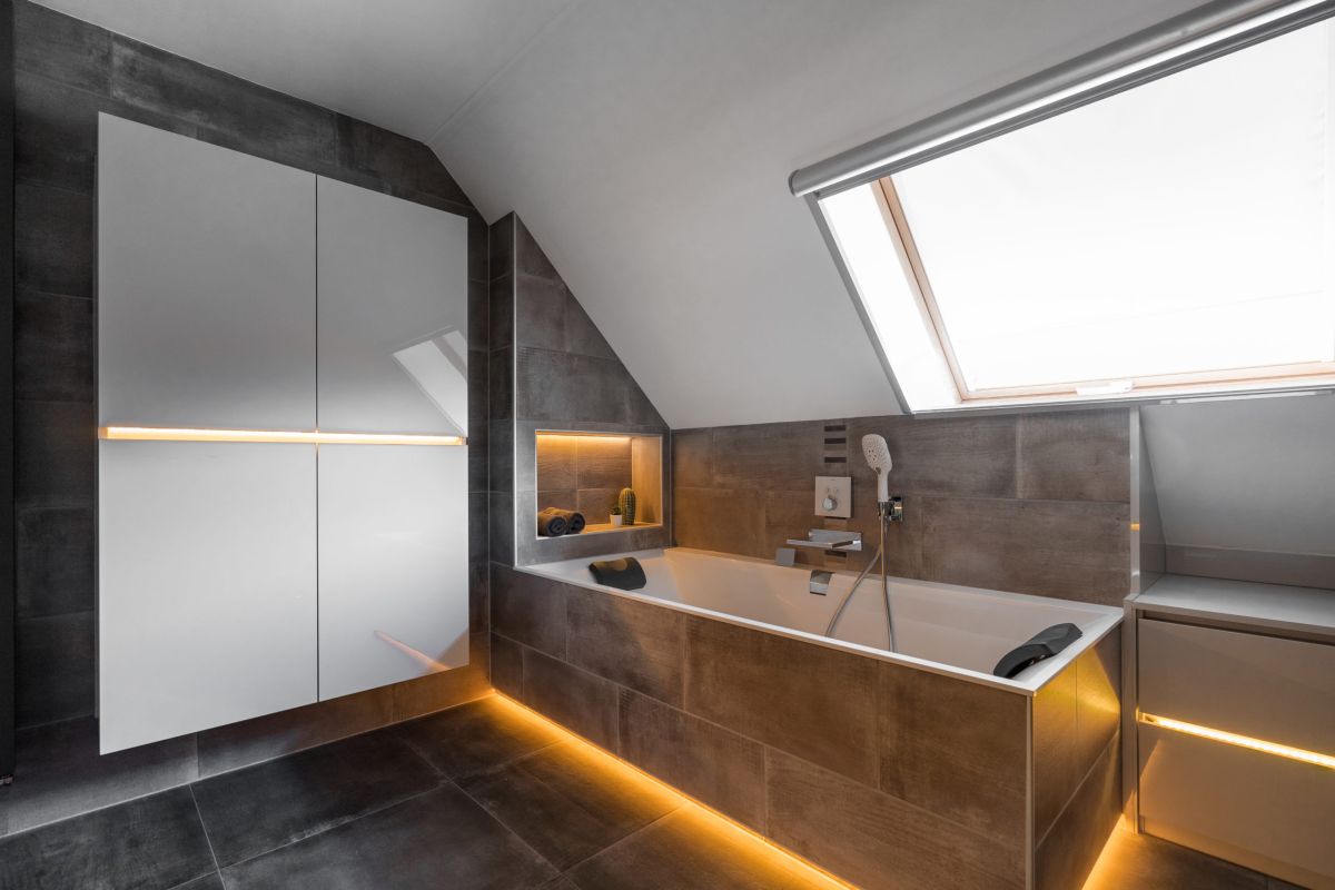 KAST & CO (18 Van 67)